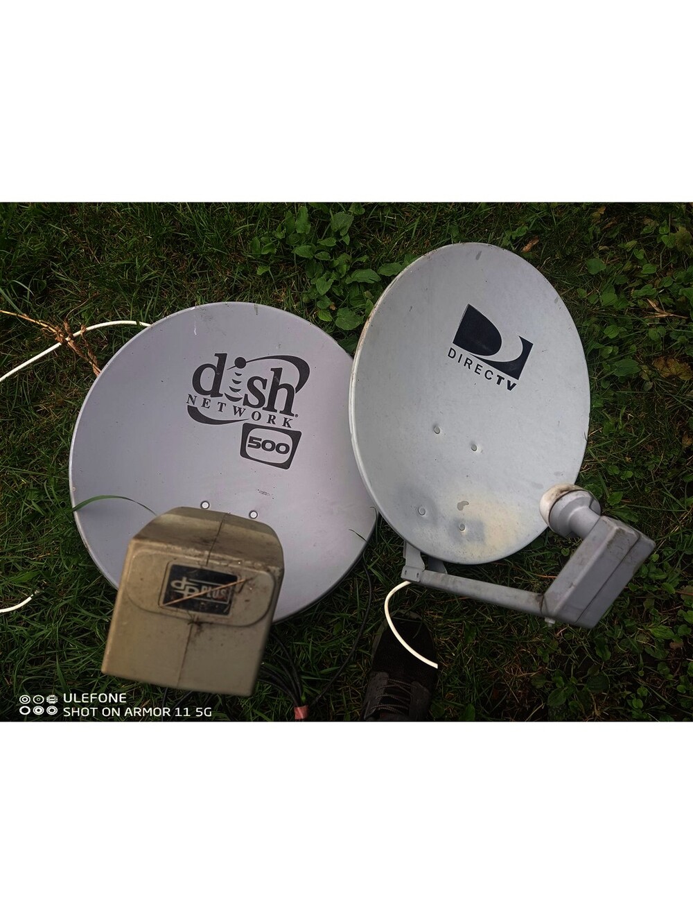 Lot Of 3 Satellite Dishes With Lnbs (Dish Network 500, Directv, Dish Pro)
